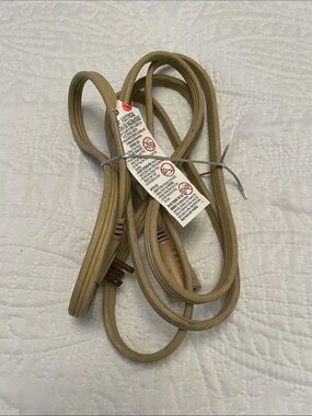 Beige Heavy Duty Electrical Extension Cord Flat Angled Plug Grounded Outlets 9’
